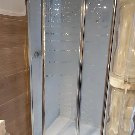 Boutiques 招待所 阿尔赫西拉斯
